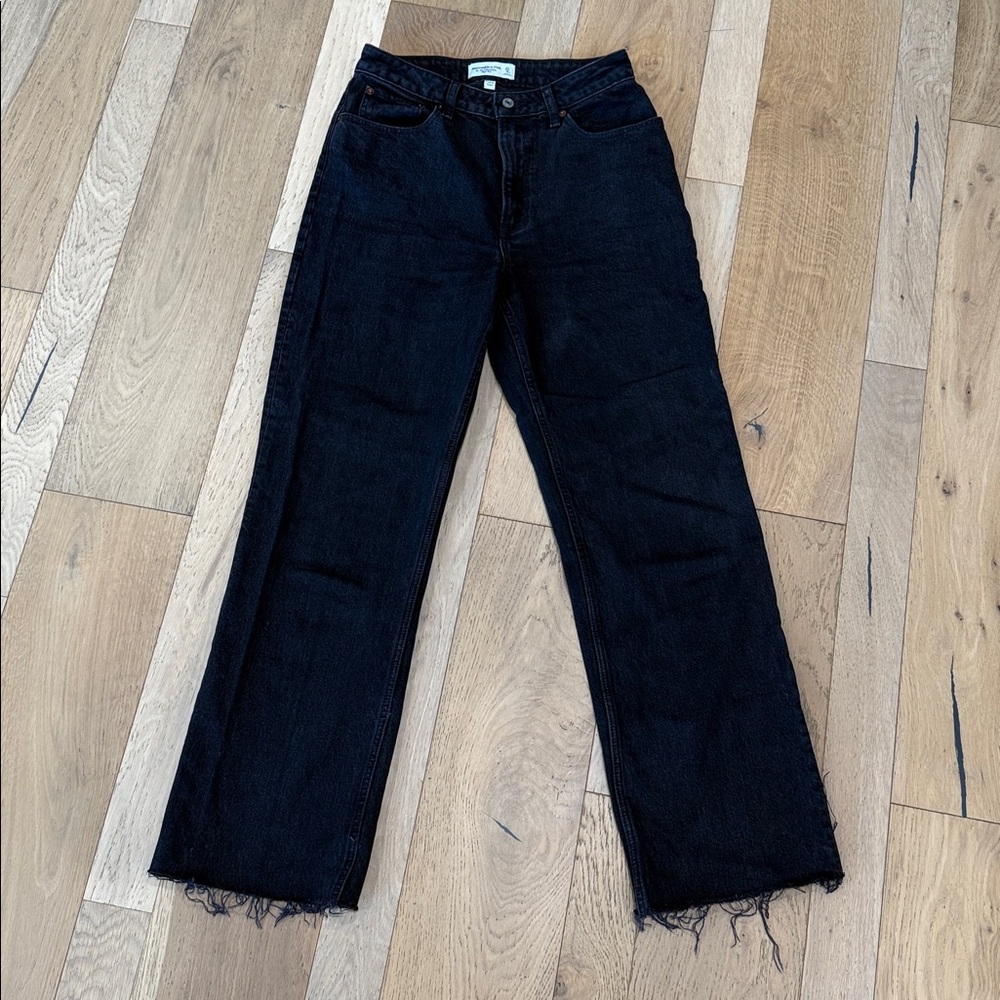 Abercrombie & Fitch High-Rise Straight Jeans in Black